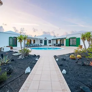 Milan Puerto del Carmen (Lanzarote)